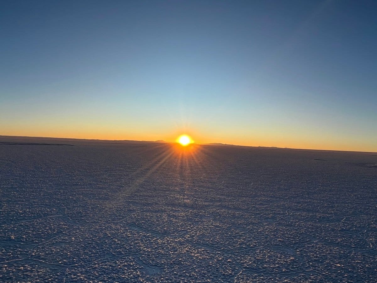 Amanecer en el Salar de Uyuni